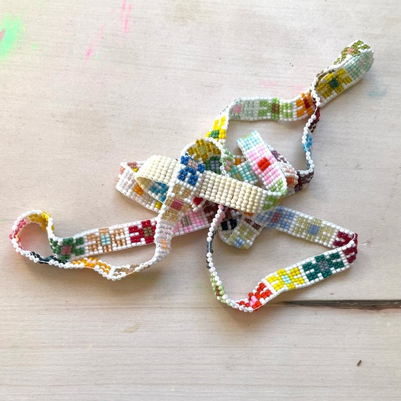 HANDMADE GLASS NECKLACE | 8-Bit Daisy Chain Small Batch Handwoven Loop Necklace - Picture 6 of 10